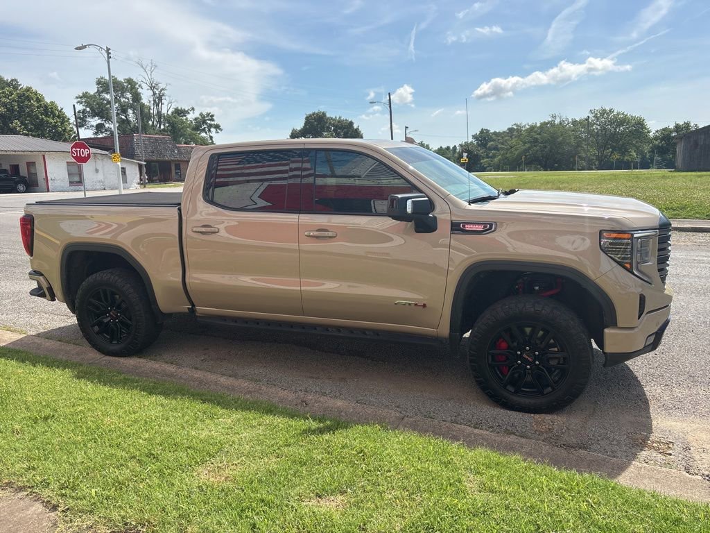 Used 2022 GMC Sierra 1500 AT4 w/ AT4 Premium Package AWD/4WD image 8
