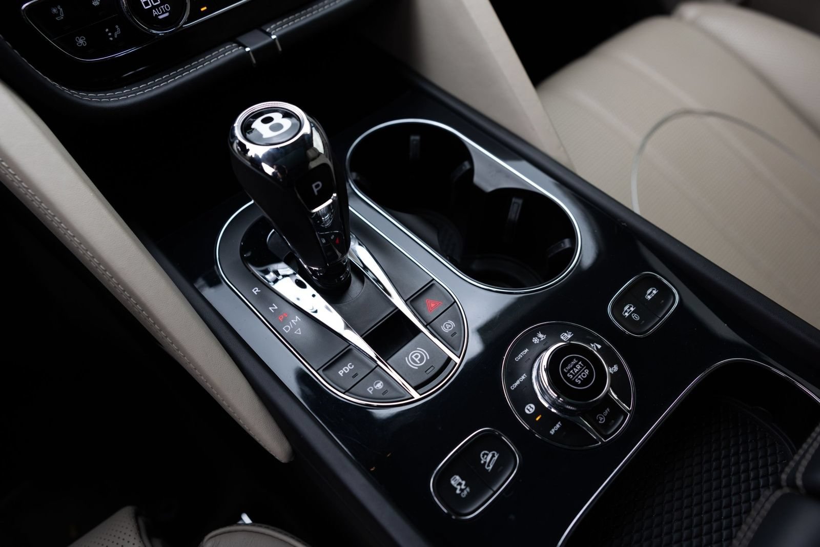 Used 2021 Bentley Bentayga w/ First Edition Specification AWD/4WD image 19