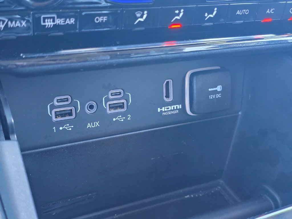 Used 2023 Jeep Grand Cherokee 4WD 4xe image 28