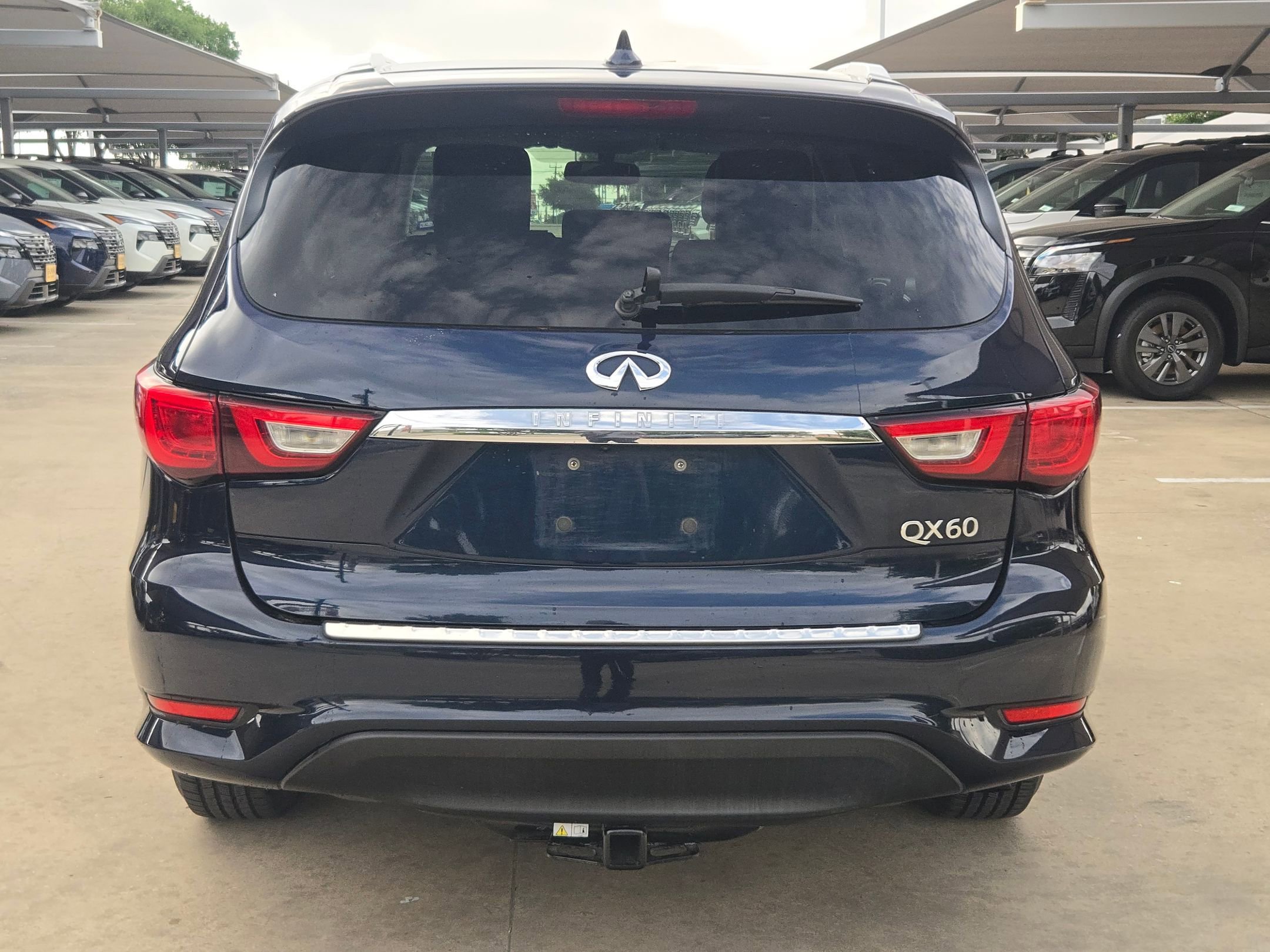 Used 2017 INFINITI QX60 FWD w/ Premium Package image 4