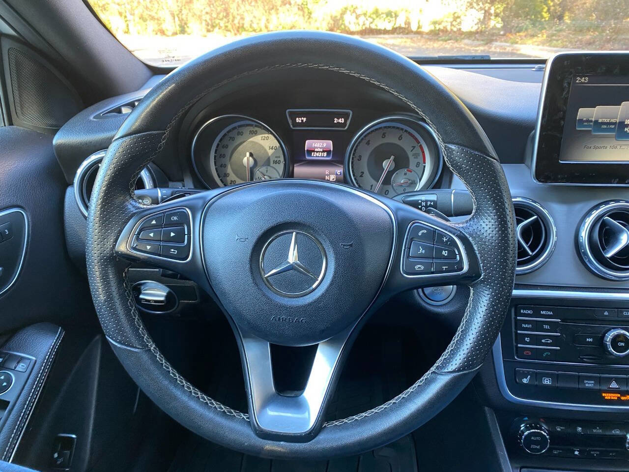 Used 2017 Mercedes-Benz GLA 250 4MATIC image 17