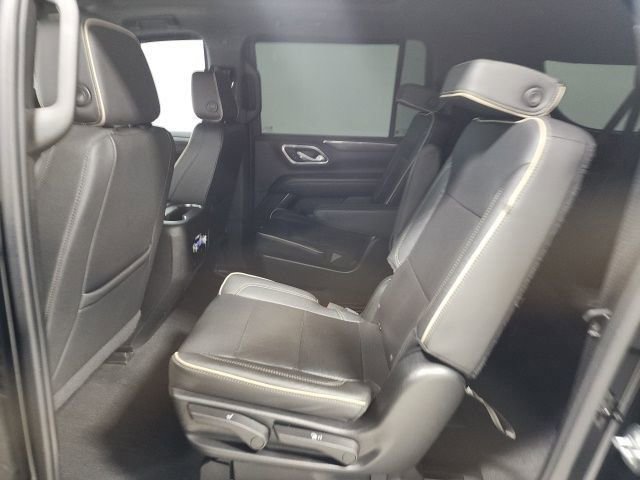 Used 2023 GMC Yukon XL SLT AWD/4WD image 21