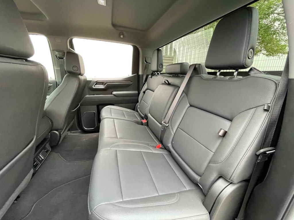 Used 2025 GMC Sierra 1500 SLT AWD/4WD image 27