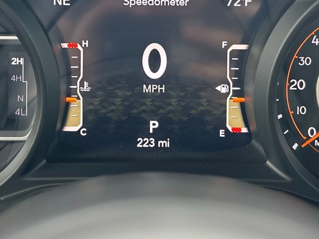 New 2025 Jeep Gladiator Sport image 13