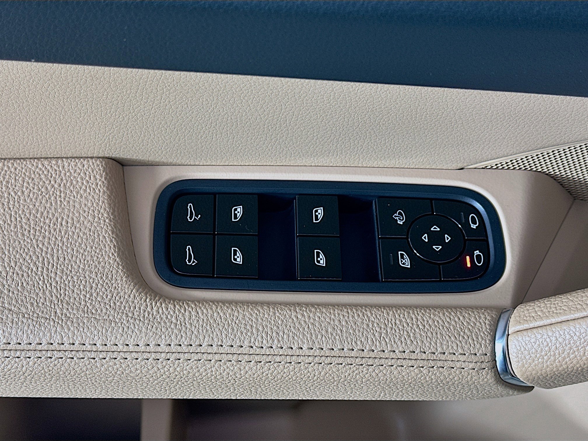 Used 2021 Porsche Cayenne Coupe image 16