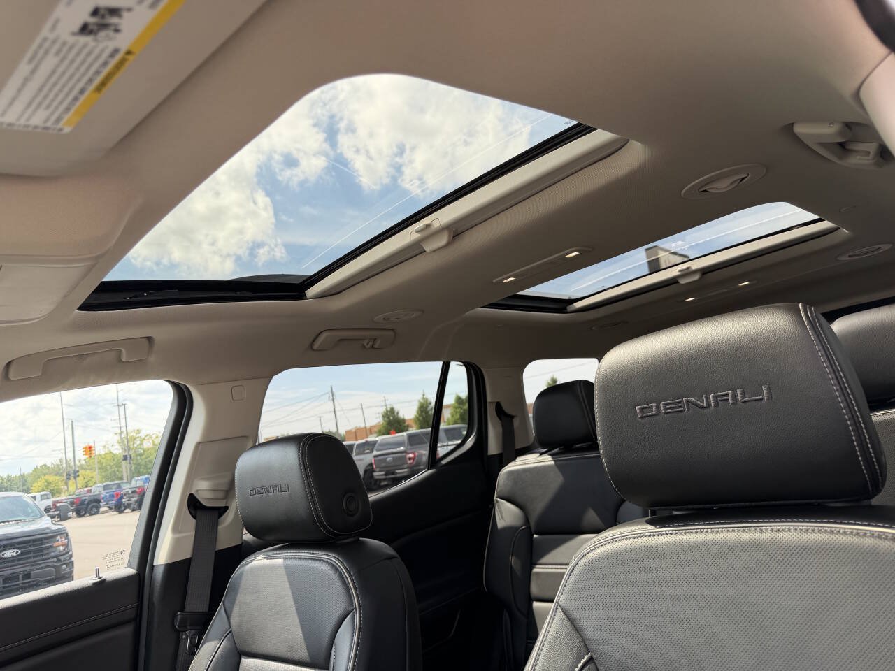 Used 2023 GMC Acadia Denali w/ Trailering Package AWD/4WD image 10