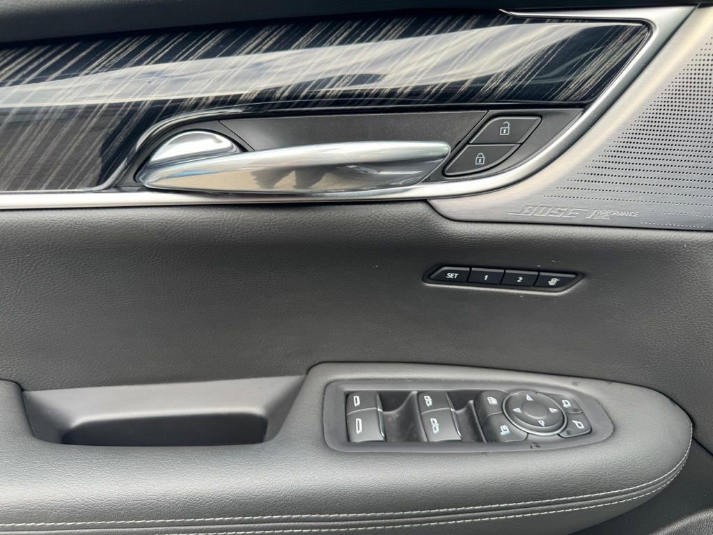 Used 2024 Cadillac XT6 Premium Luxury AWD/4WD image 12