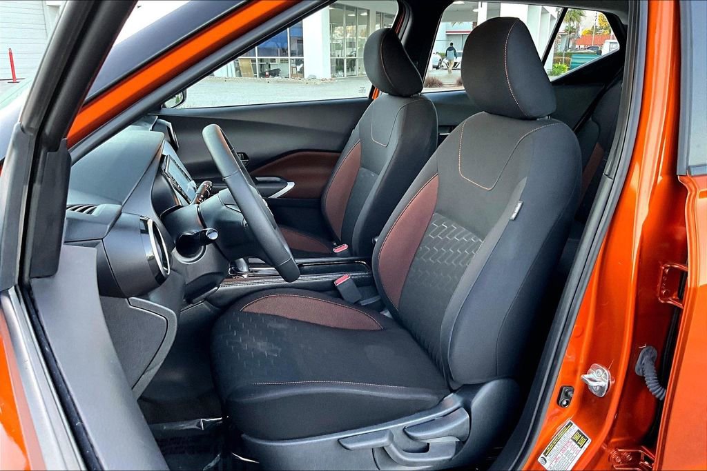 Used 2023 Nissan Kicks SR image 21