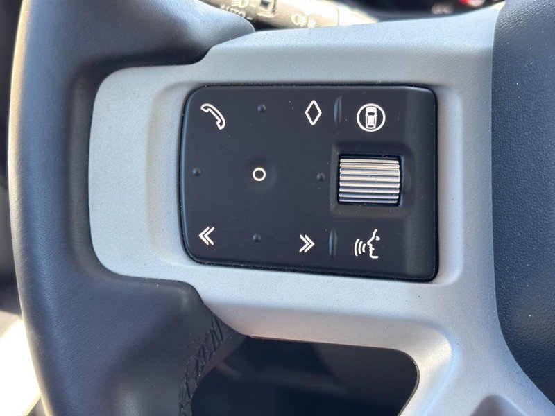 Used 2024 Land Rover Defender 130 X-Dynamic SE AWD/4WD image 20