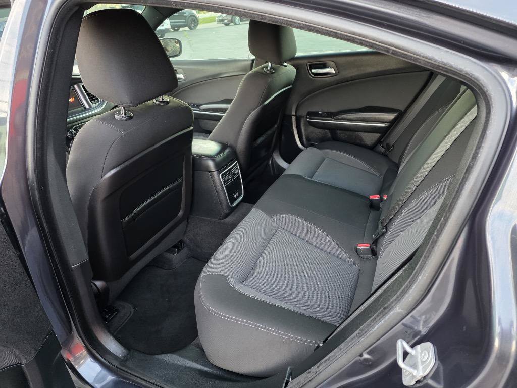 Used 2018 Dodge Charger SXT RWD image 20