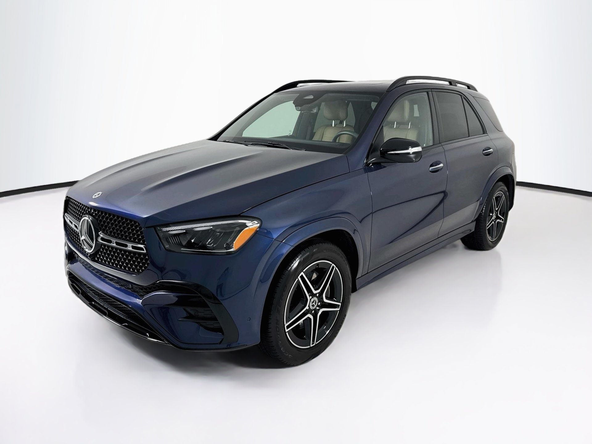 Used 2024 Mercedes-Benz GLE 350 4MATIC image 3