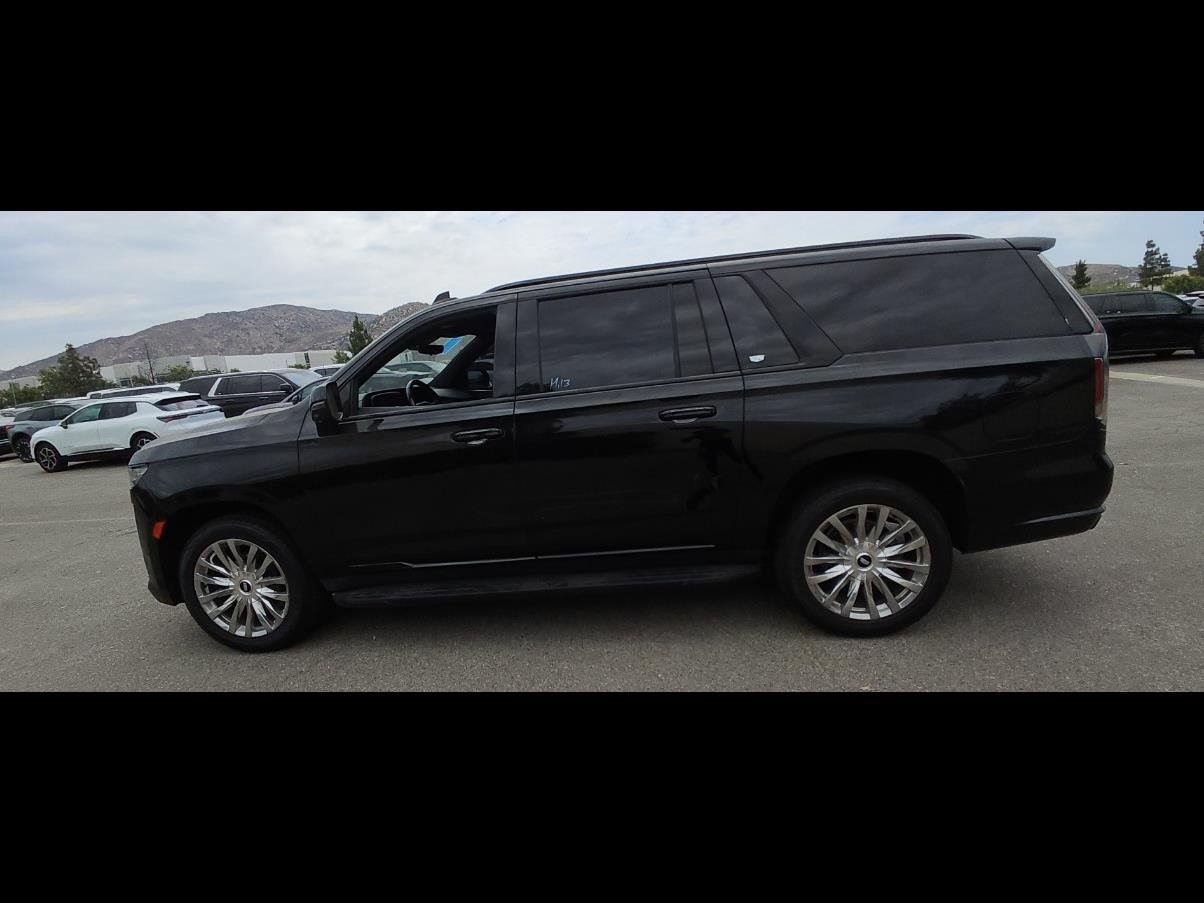 Used 2023 Cadillac Escalade ESV Sport AWD/4WD image 11