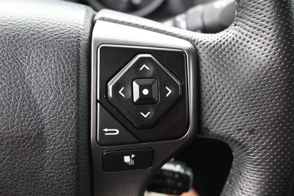 Used 2022 Toyota Tacoma SR5 w/ Technology Package RWD image 19