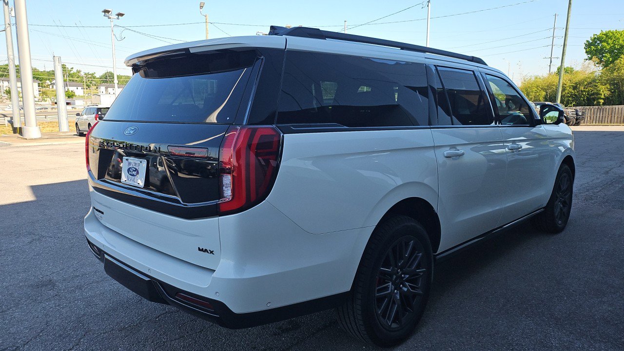 Used 2025 Ford Expedition Max Platinum w/ Stealth Performance Package AWD/4WD image 5
