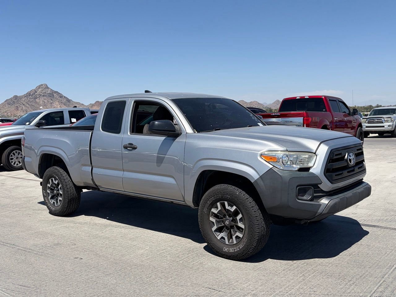 Used 2016 Toyota Tacoma SR RWD image 10