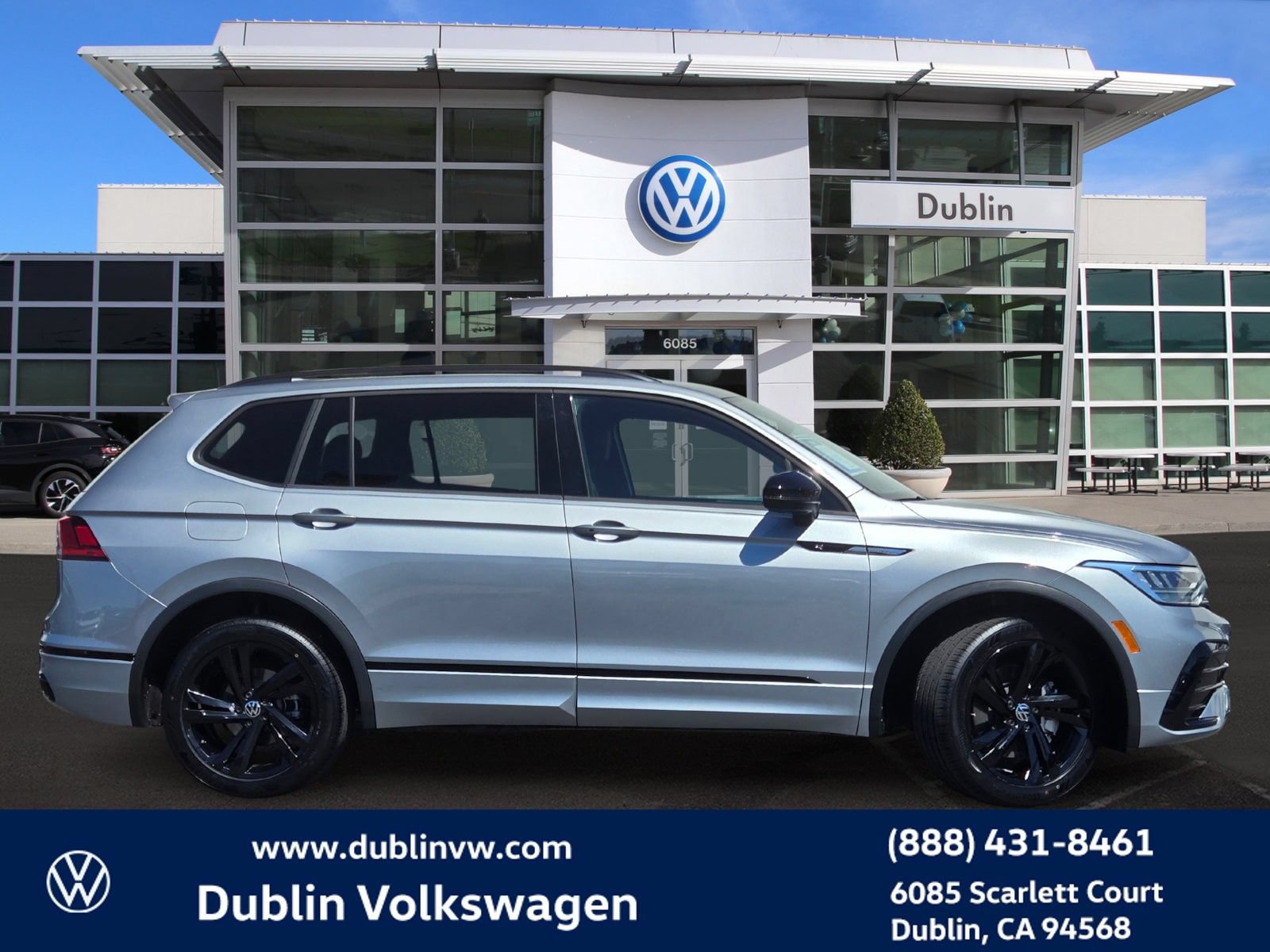 Certified 2023 Volkswagen Tiguan SE R-Line FWD image 3