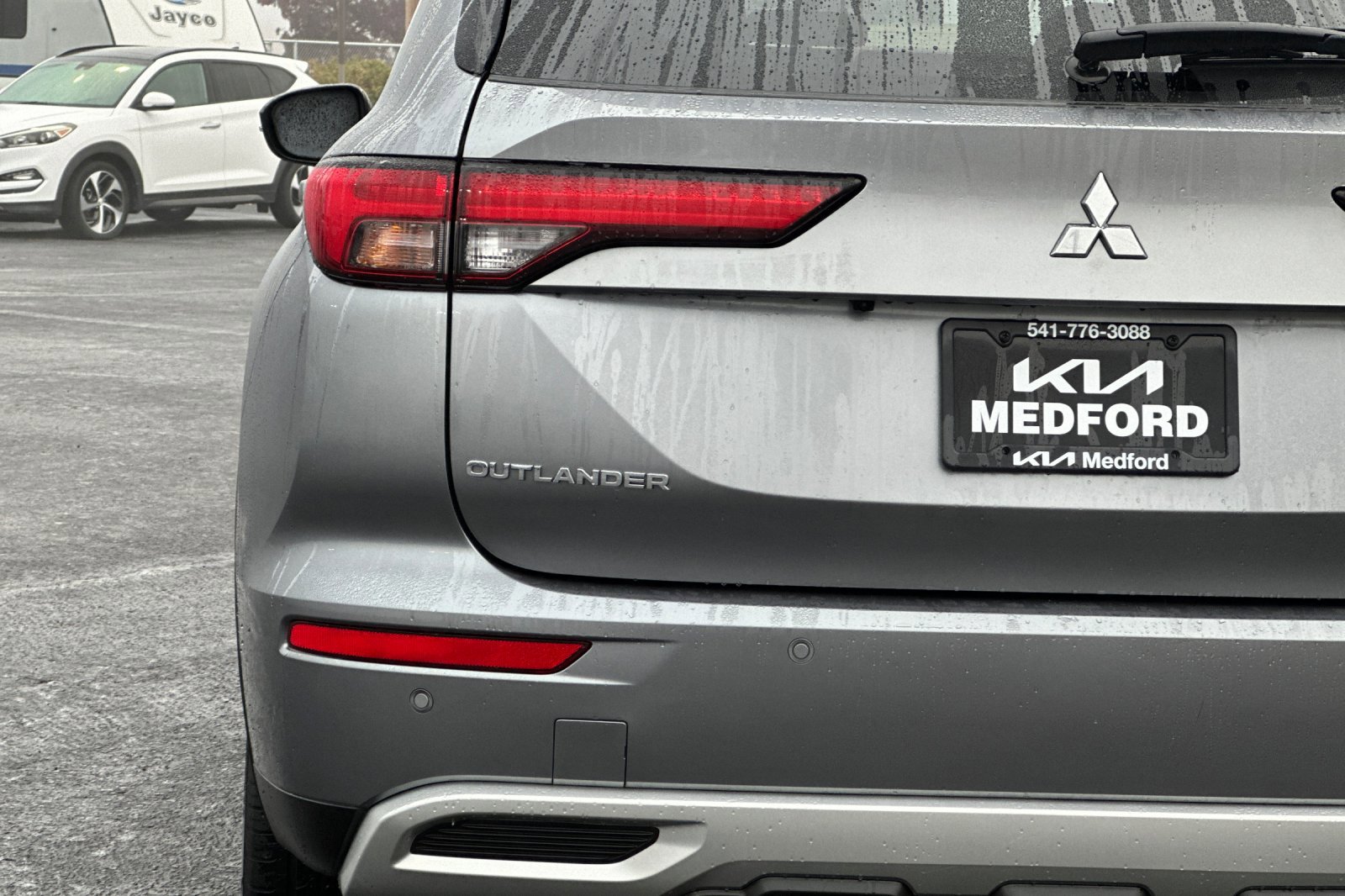 Used 2024 Mitsubishi Outlander SE image 29