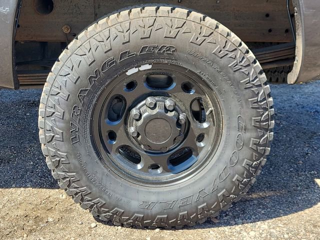 Used 2003 Chevrolet Silverado 2500 LS w/ Skid Plate Package AWD/4WD image 10