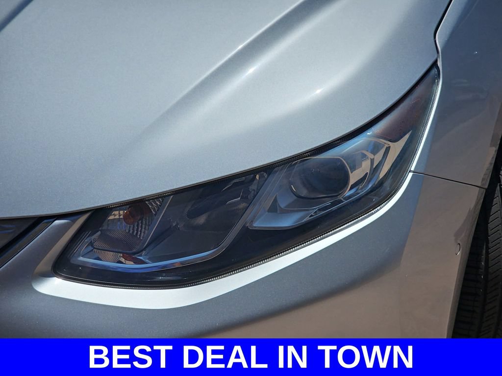 Used 2018 Chevrolet Volt Premier w/ Driver Confidence Package FWD image 32