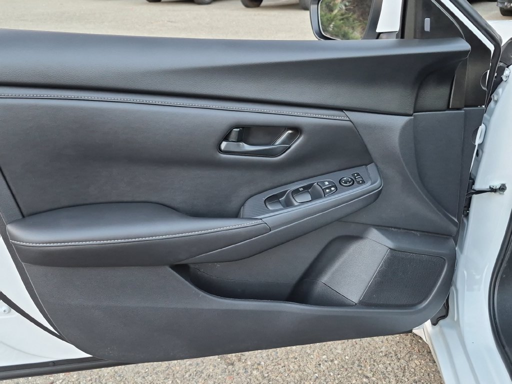 Used 2025 Nissan Sentra S FWD image 11