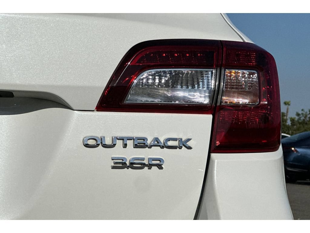 Used 2017 Subaru Outback 3.6R Touring AWD/4WD image 52