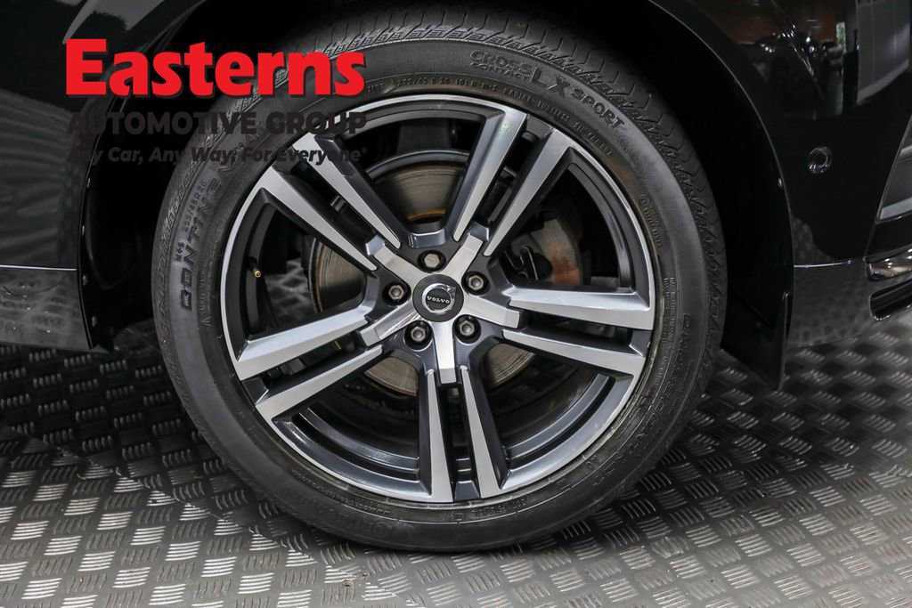 Used 2019 Volvo XC60 T5 Momentum w/ Multimedia Package image 47