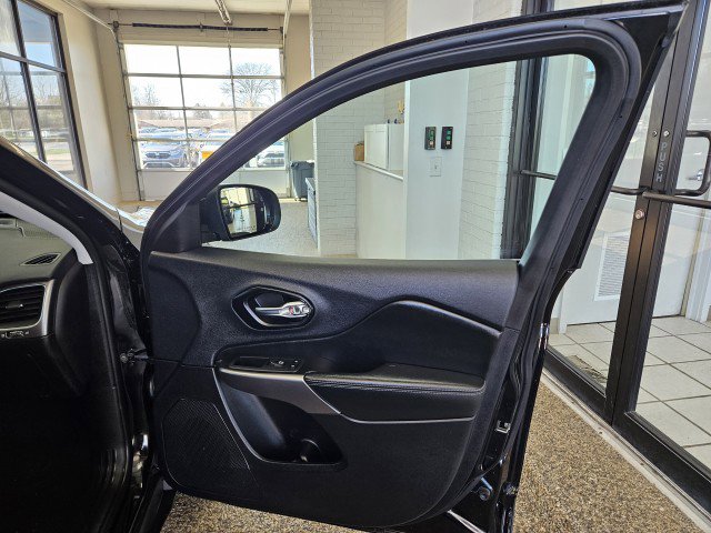 Used 2022 Jeep Cherokee Latitude Lux image 14