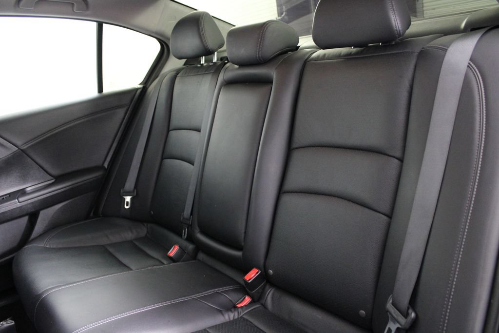 Used 2017 Honda Accord Touring image 19