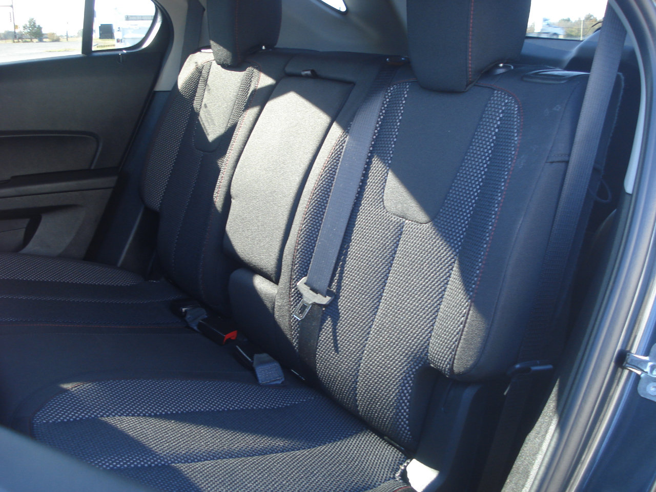 Used 2017 Chevrolet Equinox LS image 32