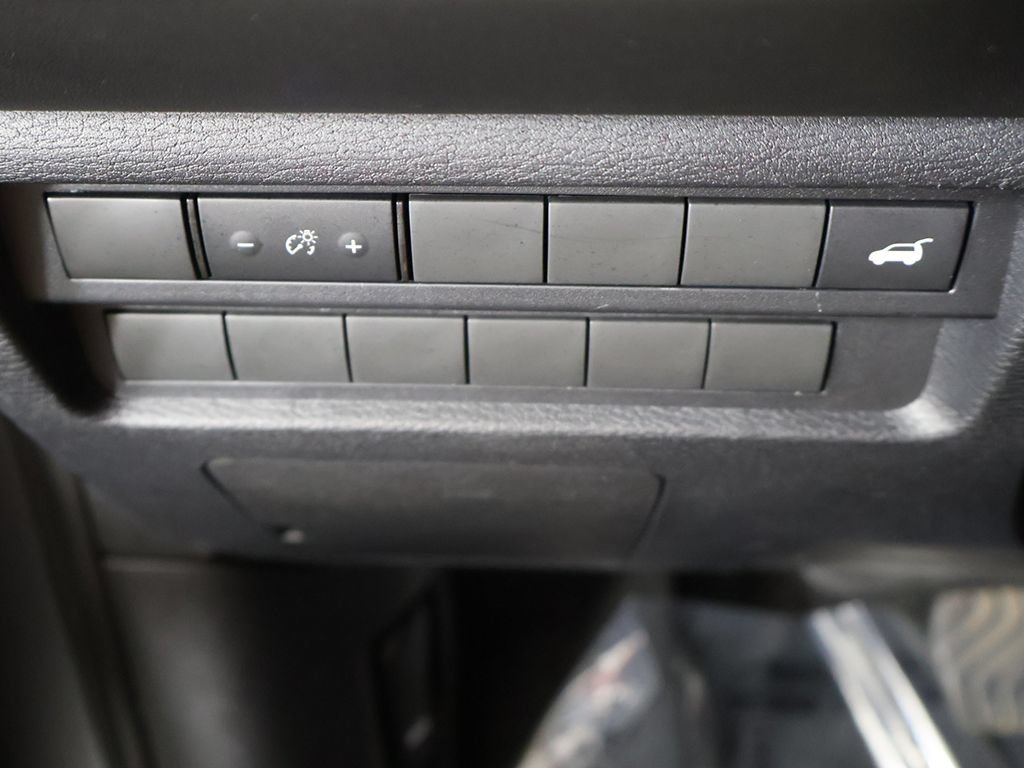 Used 2024 Mitsubishi Outlander SE AWD/4WD image 37
