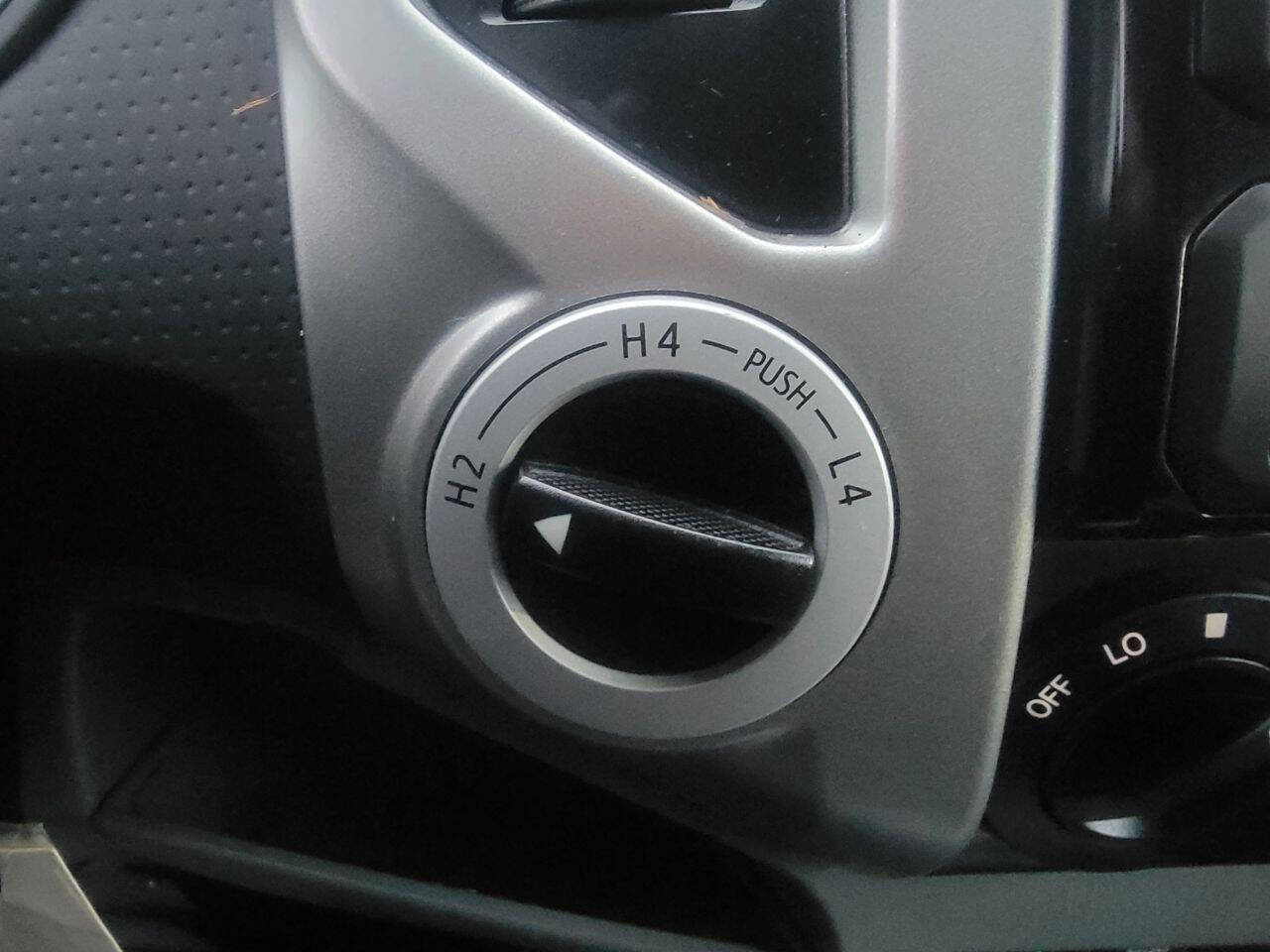 Used 2012 Toyota Tacoma 4x4 Double Cab image 29