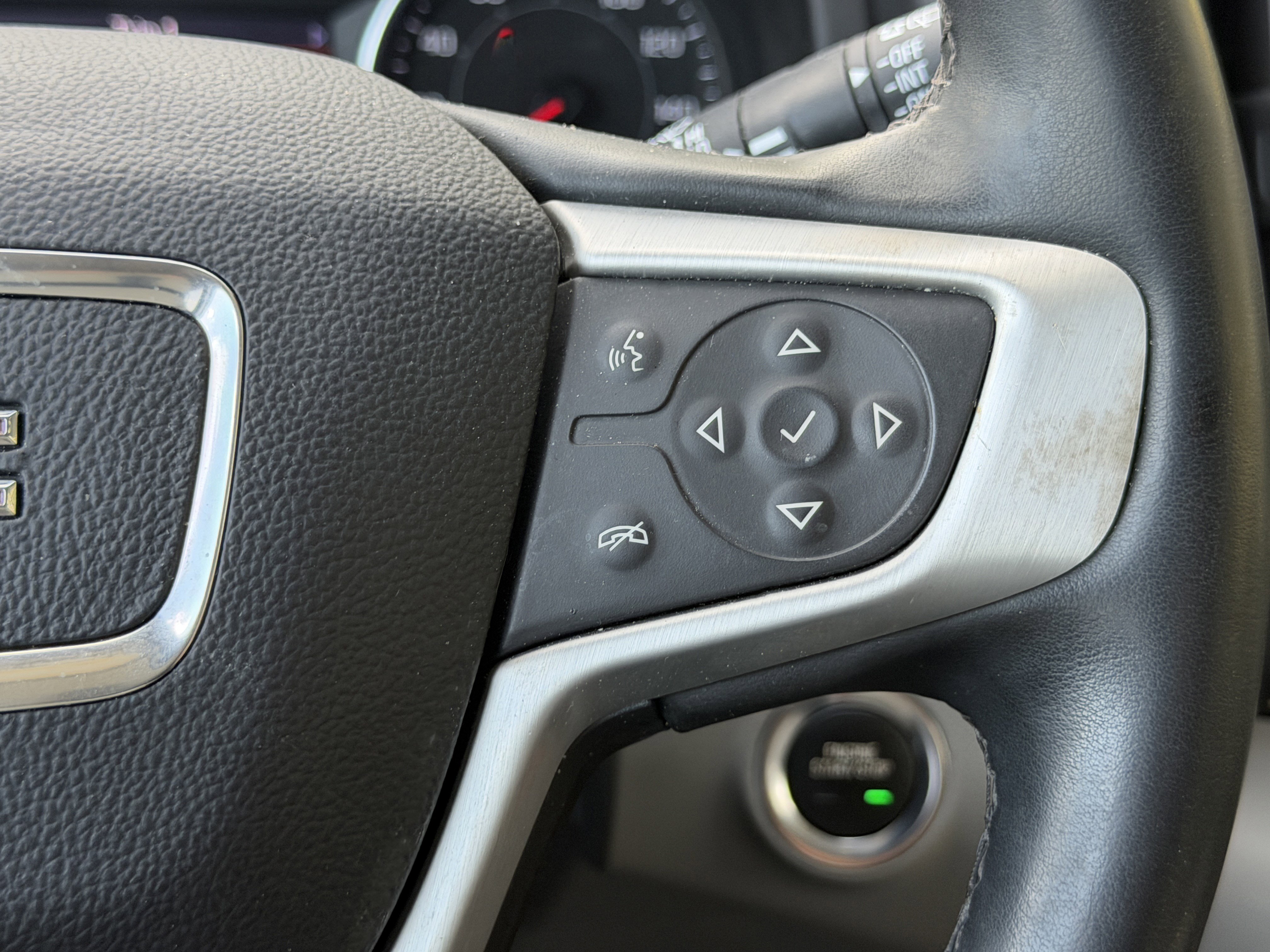 Used 2023 GMC Terrain SLT image 15