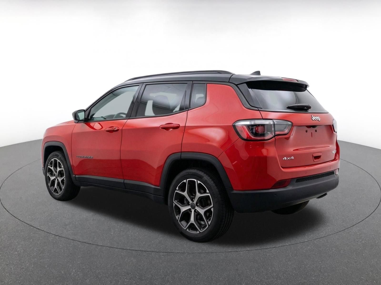 Used 2025 Jeep Compass Limited AWD/4WD image 7