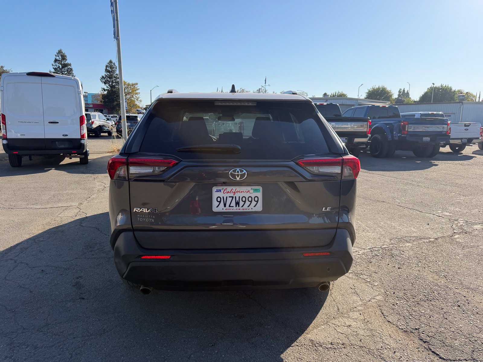 Used 2021 Toyota RAV4 LE FWD image 4