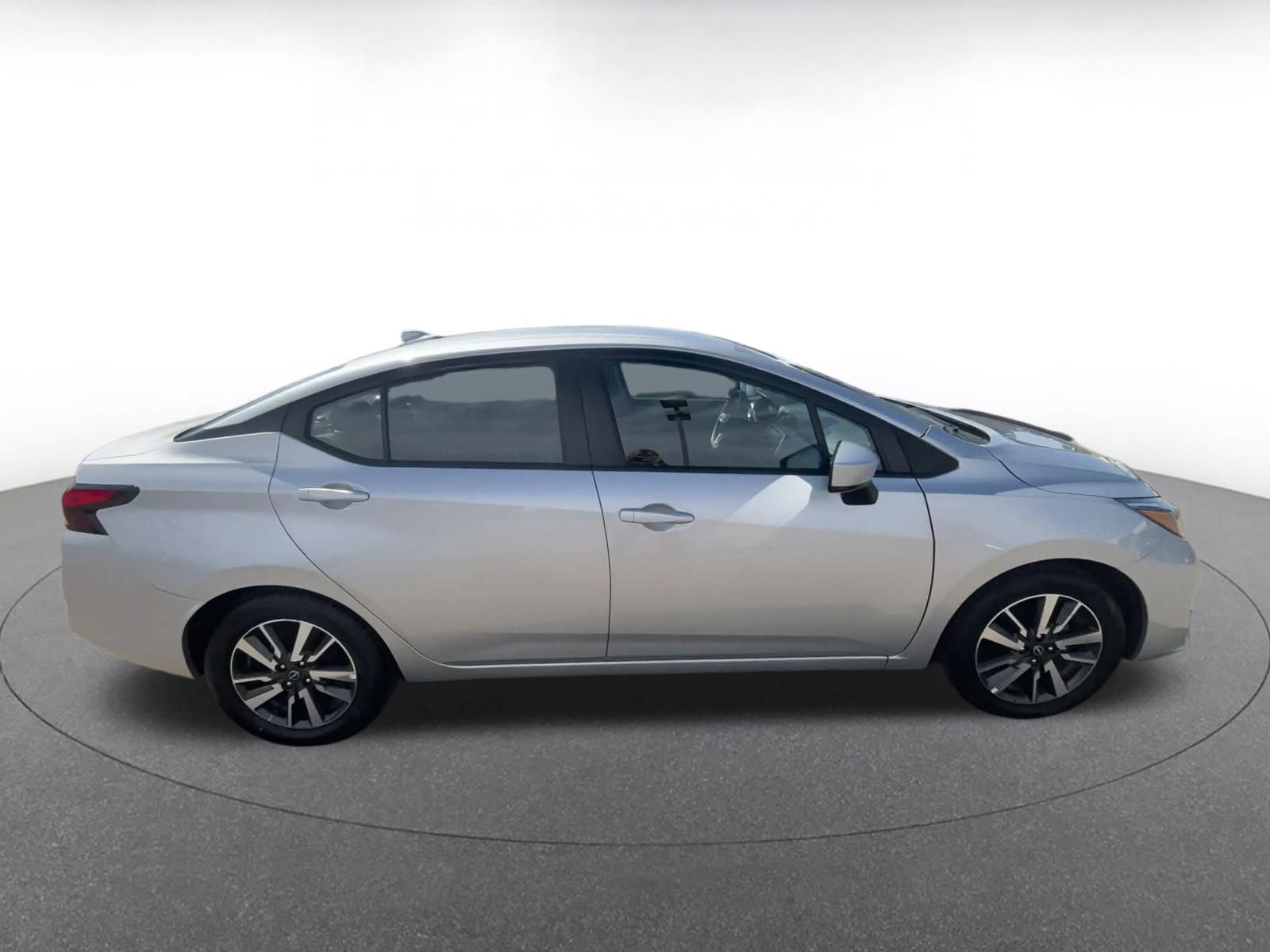Used 2025 Nissan Versa SV FWD image 15