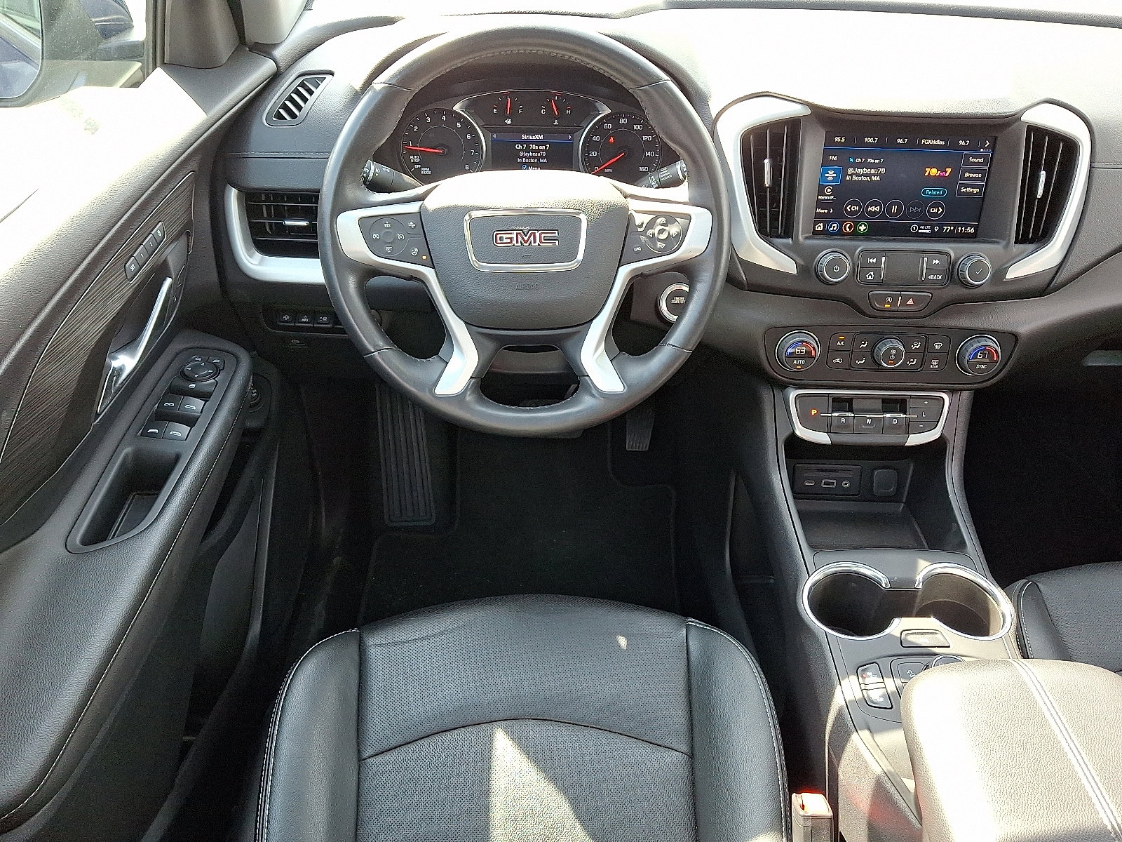 Used 2022 GMC Terrain SLT w/ Tech Package image 12