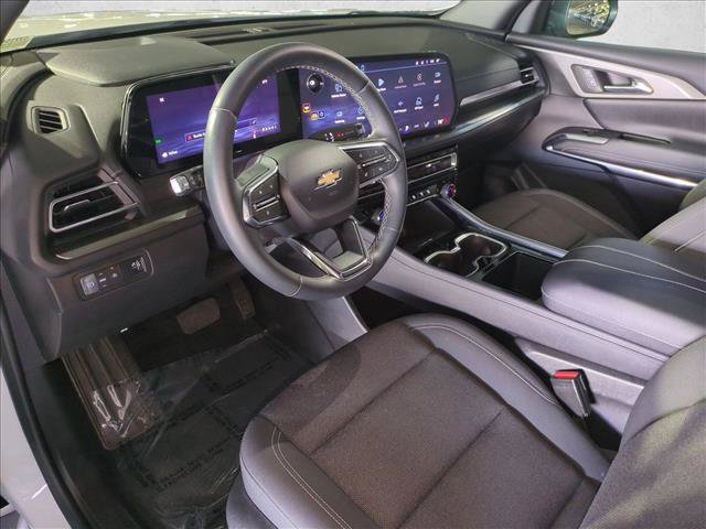 Used 2025 Chevrolet Traverse LT w/ Driver Confidence Package FWD image 10