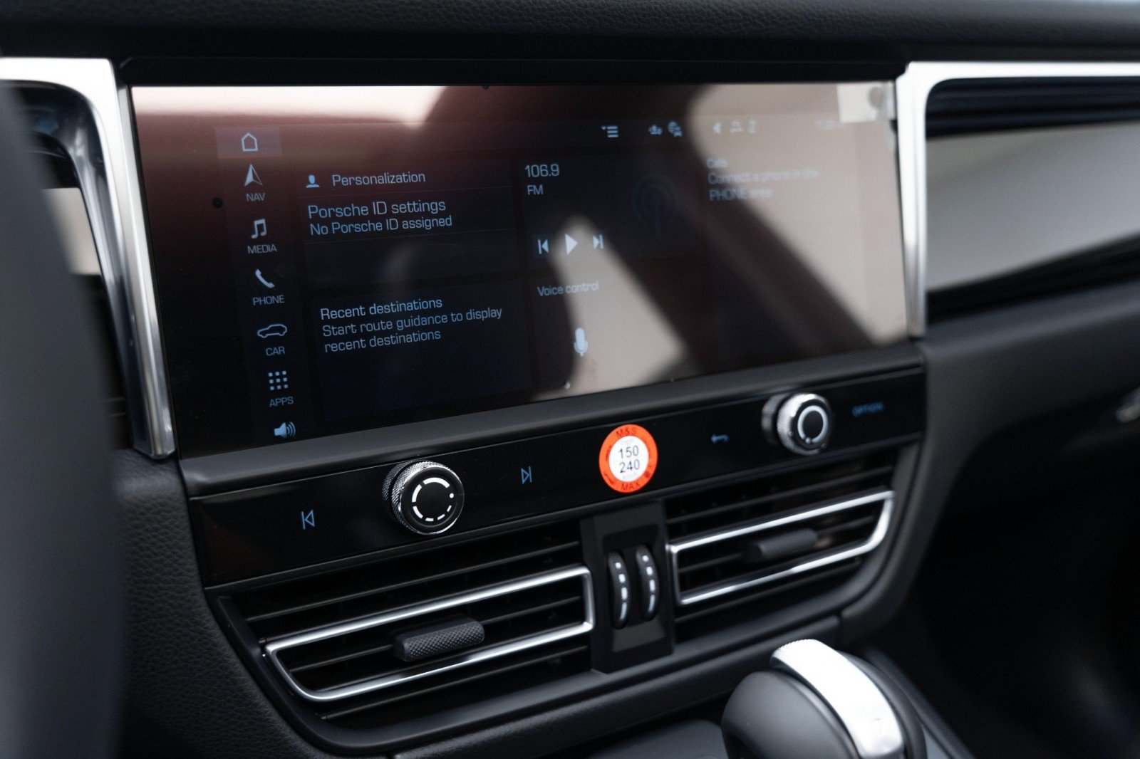 New 2025 Porsche Macan image 25