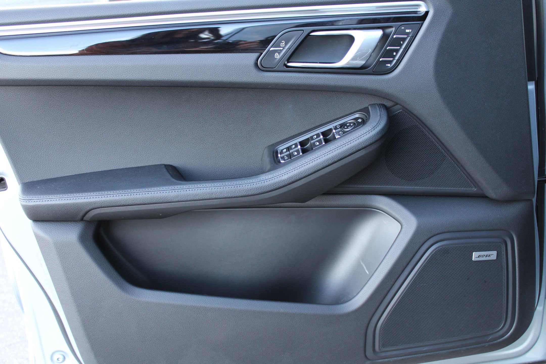 Used 2023 Porsche Macan image 14