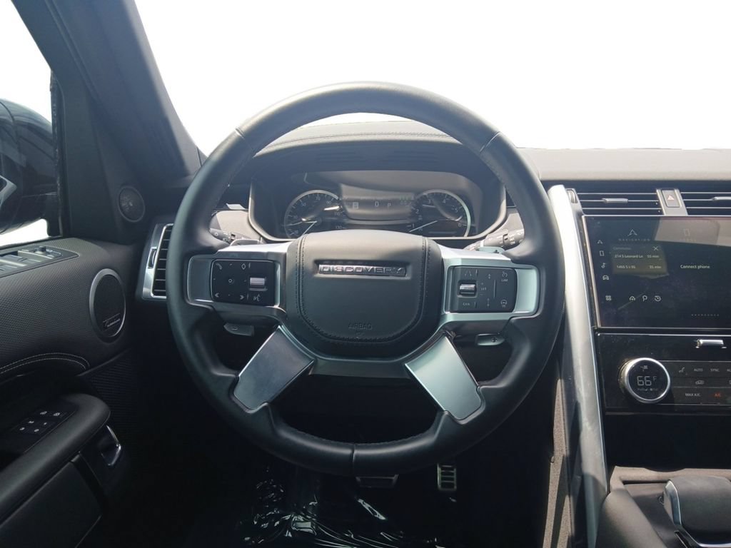 Used 2023 Land Rover Discovery Metropolitan Edition AWD/4WD image 12