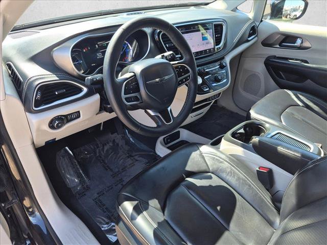 Used 2024 Chrysler Pacifica Limited FWD image 13
