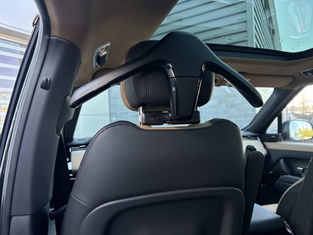 New 2026 Land Rover Range Rover Sport Dynamic SE image 16