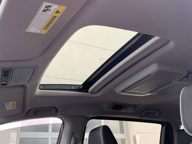 Used 2024 Honda Odyssey Elite image 8