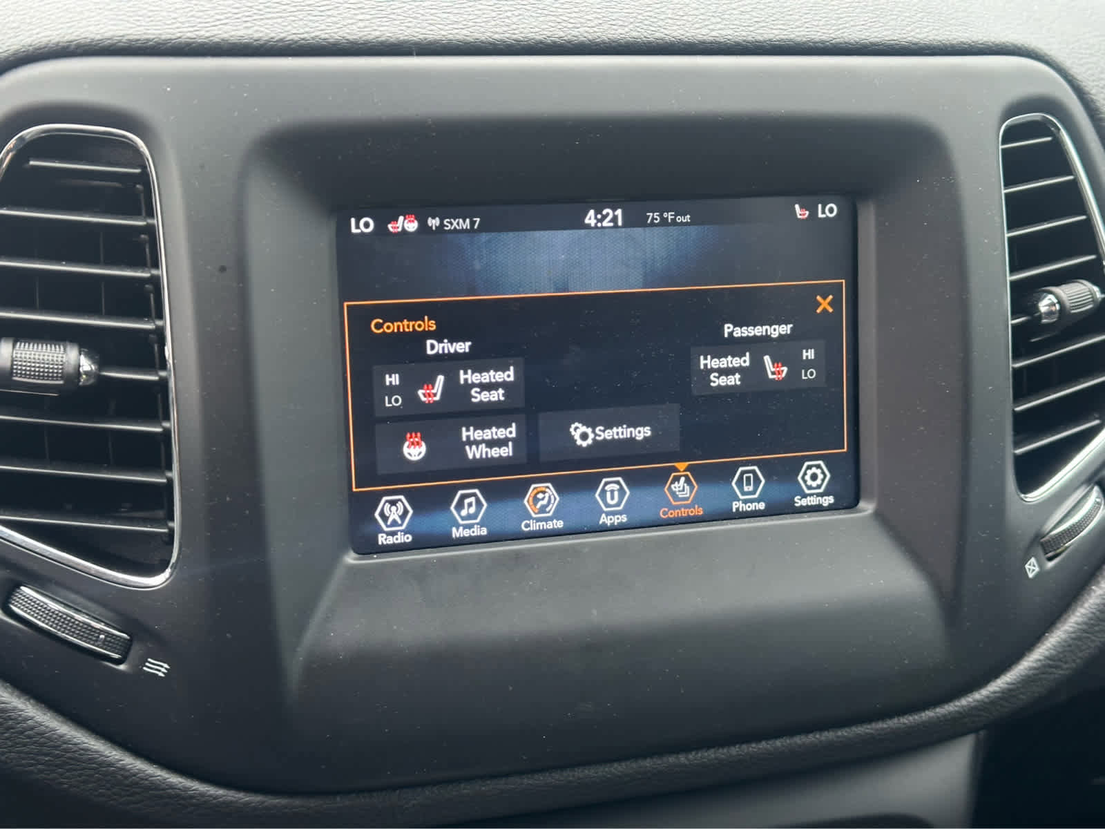 Used 2019 Jeep Compass Latitude w/ Cold Weather Group image 15