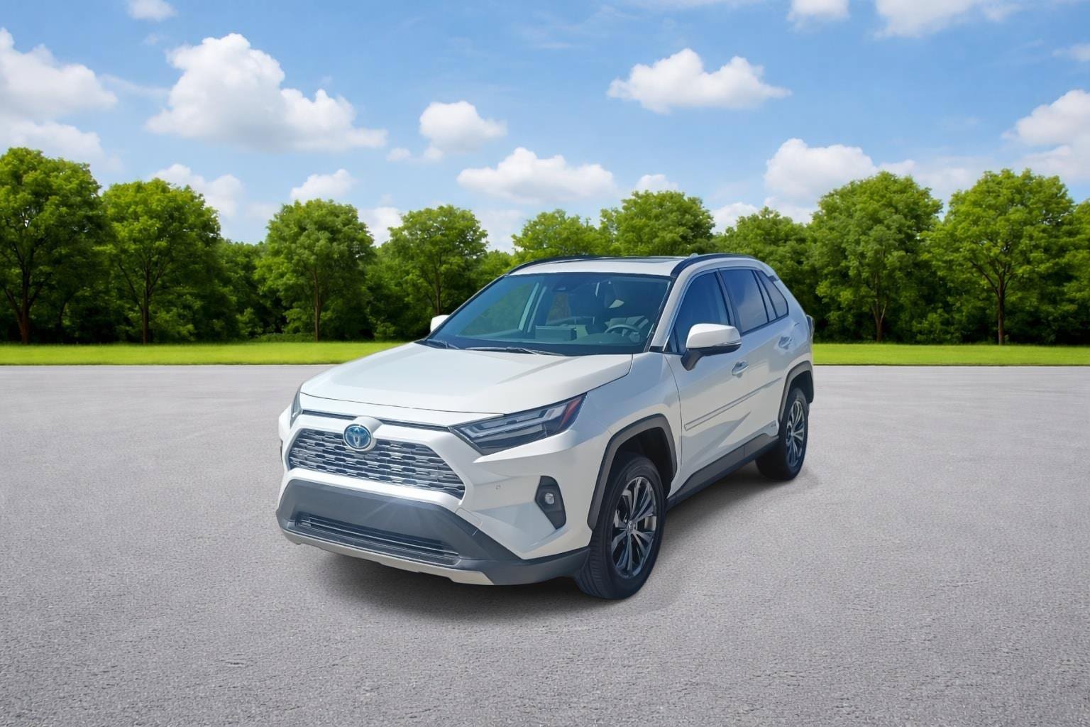 Used 2022 Toyota RAV4 Limited AWD/4WD image 3