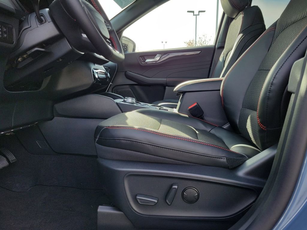 New 2026 Ford Escape ST-Line w/ Tech Pack #1 image 17