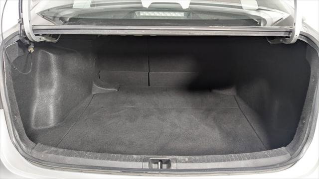 Used 2021 Toyota Corolla LE FWD image 18