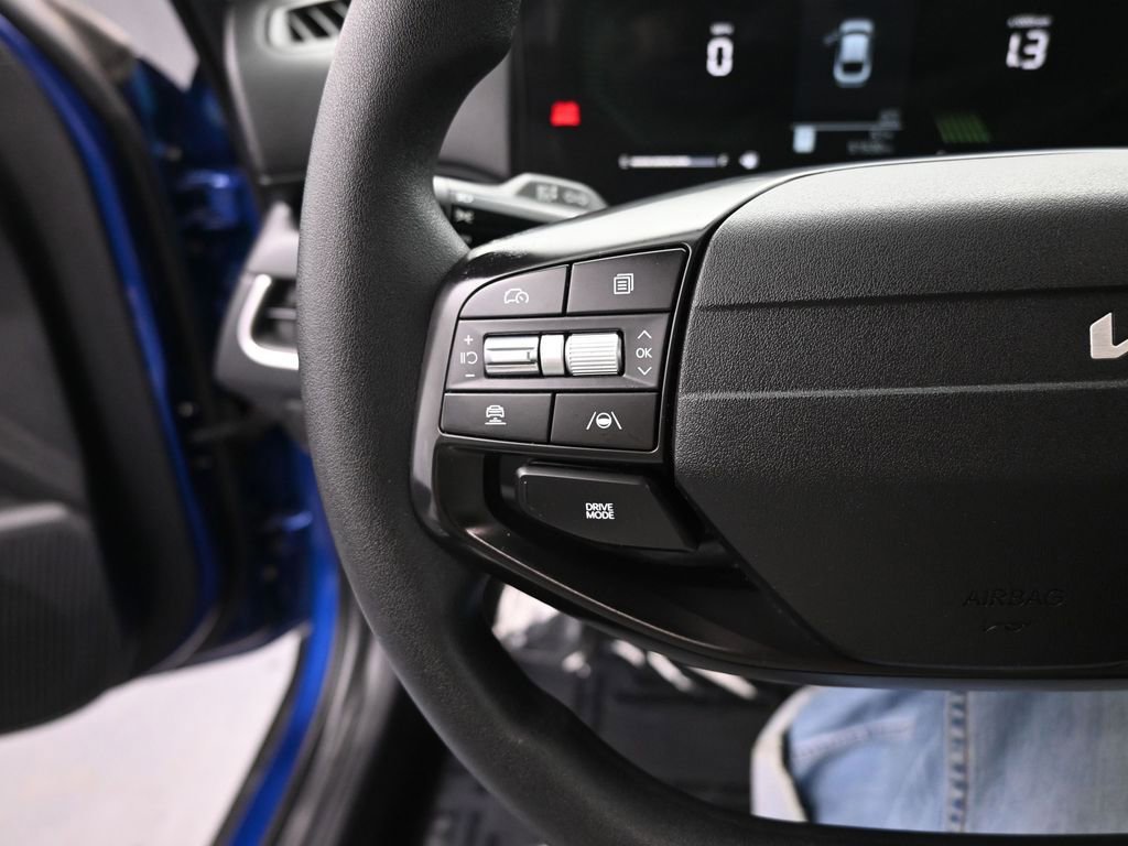 Used 2025 Kia K4 LXS FWD image 30