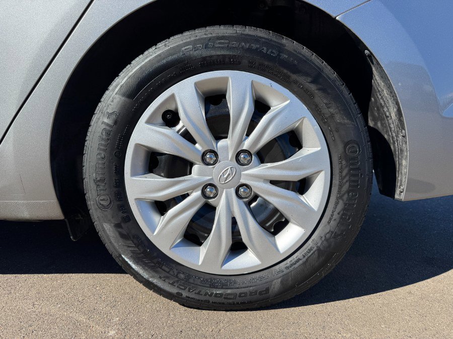 Used 2021 Hyundai Accent SE image 13