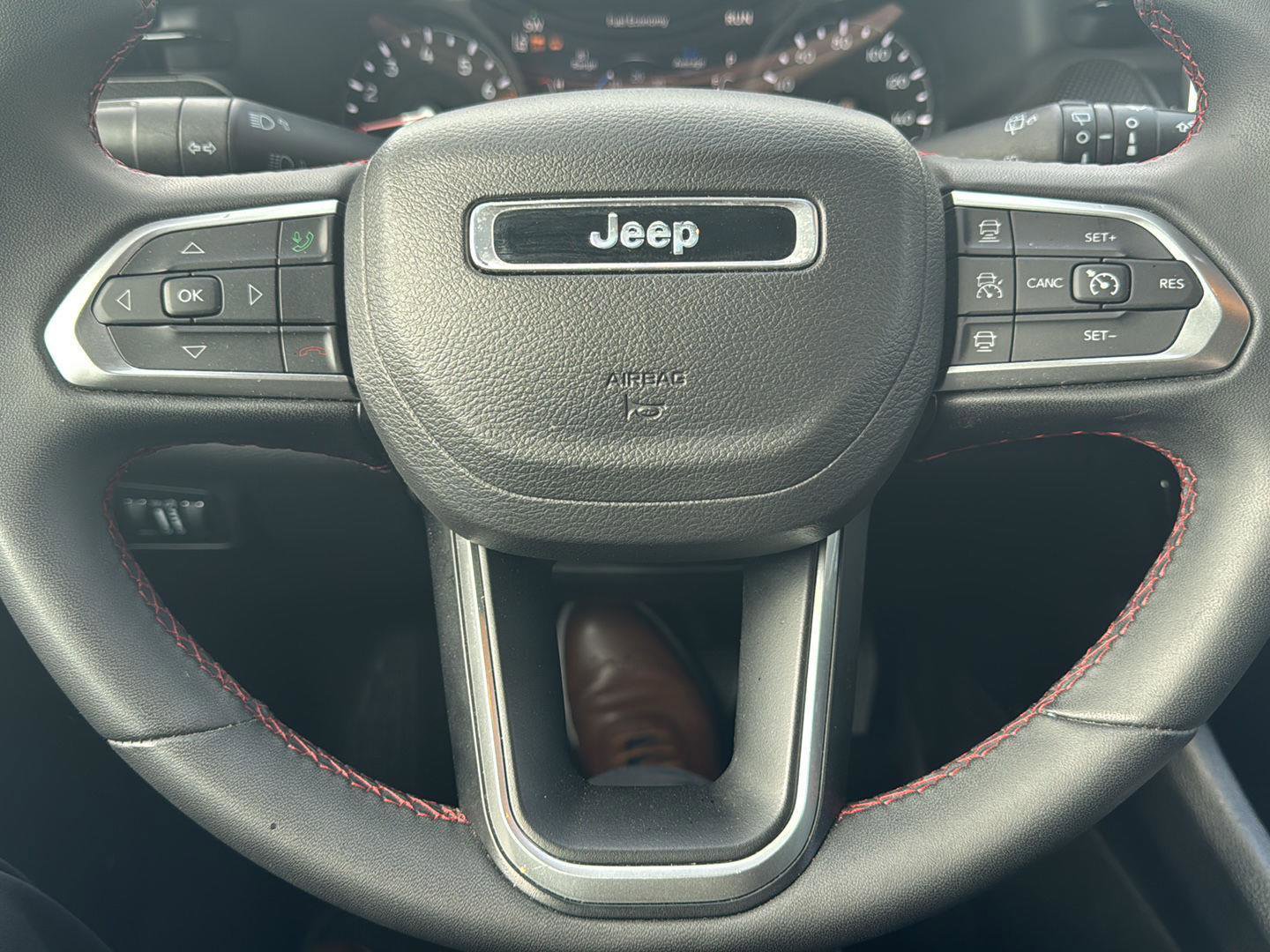 Used 2024 Jeep Compass Trailhawk AWD/4WD image 13